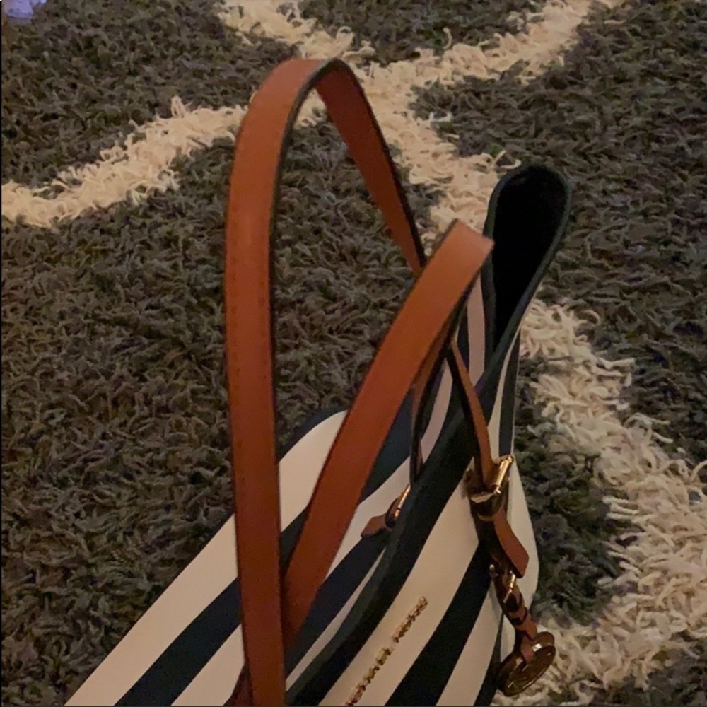 Michael Kors striped tote - Picture 4 of 14